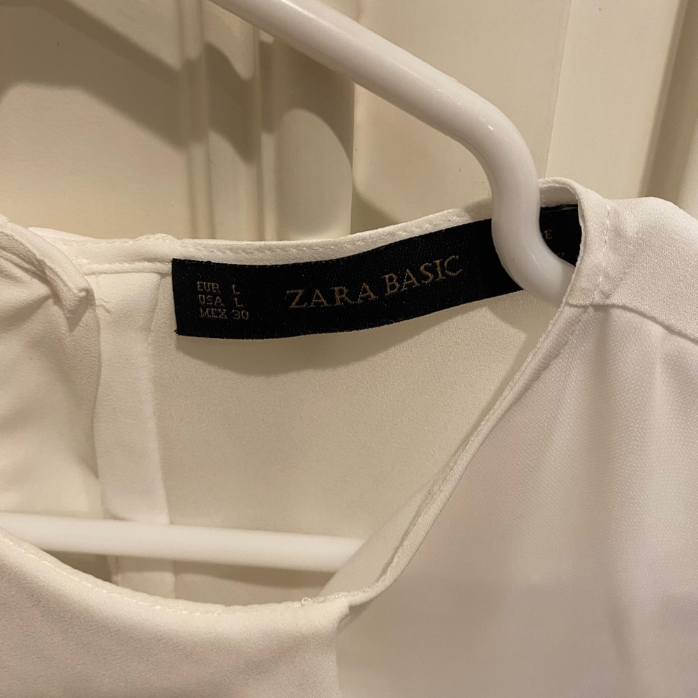 Zara White Top with Ruffle - Picture 2 of 4